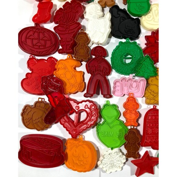 Vintage Plastic Cookie Cutter Lot of 75+ Hallmark Disney Halloween Christmas 70s - Picture 7 of 16